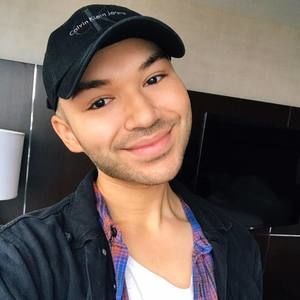 Meet your Posher, Dustin